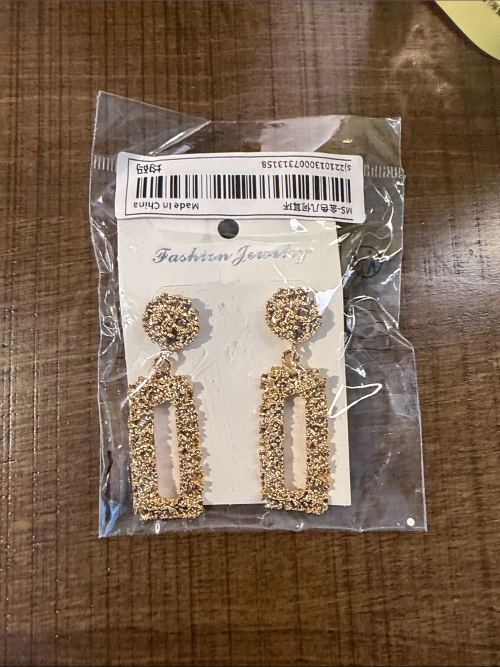 Fashion Jewelry Sparkling Gold Open-Rectangle Drop Earrings